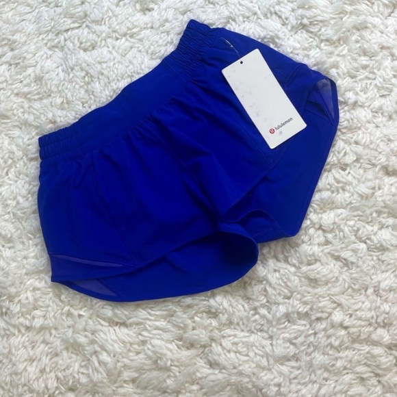 lululemon athletica Pants - Lululemon Hotty Hot Short II *2.5" in Psychic Blue